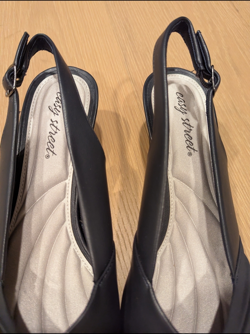 Easy Street Women's Navy Slingback Pumps - Picture 8 of 11